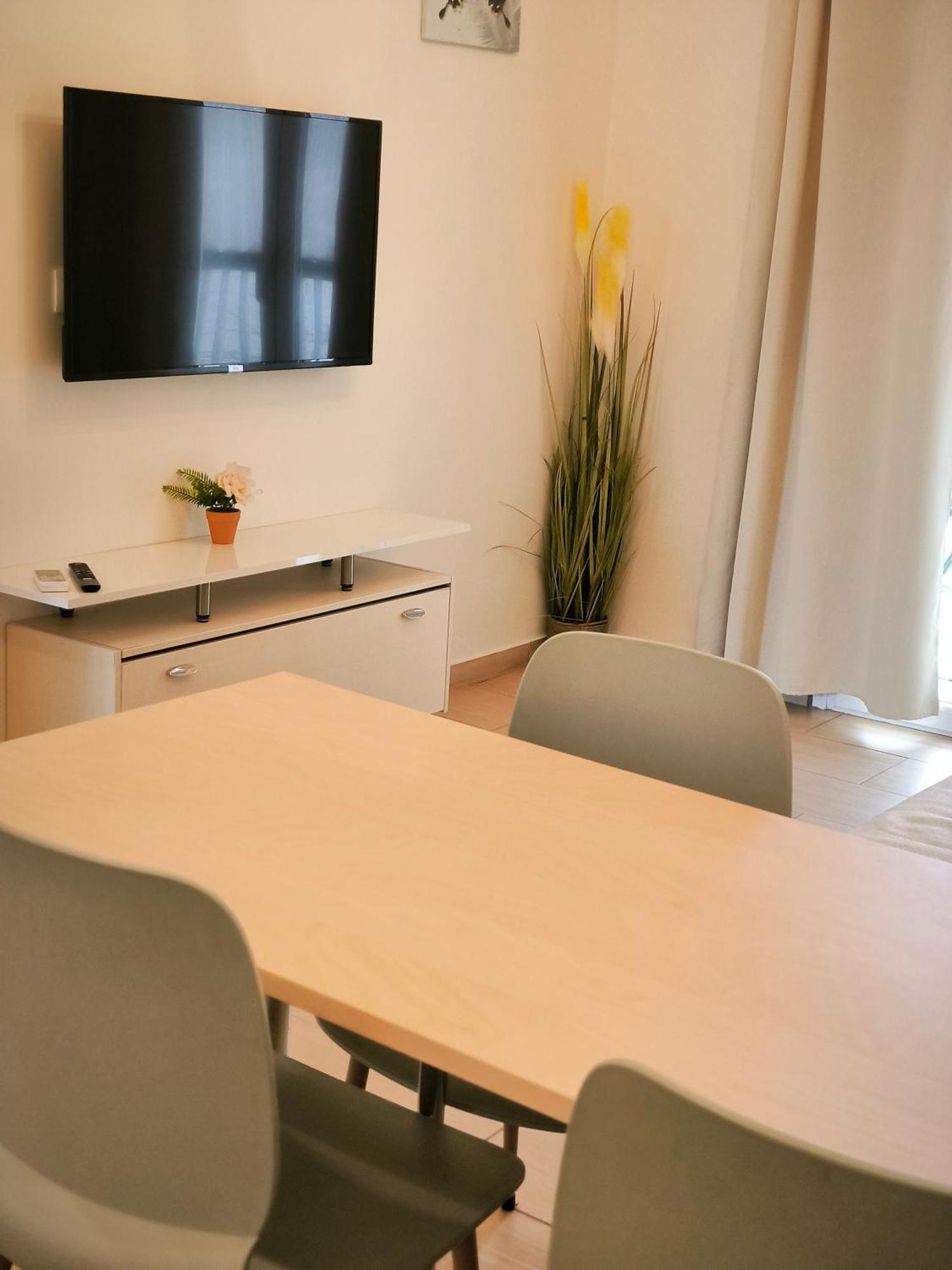Penthouse With An Incredible View 350M From Metro Station! Atenas Exterior foto